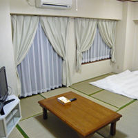 和室タイプの部屋は明るく清潔でした