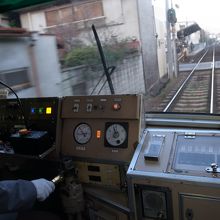 運転席のすぐ後ろの特等席