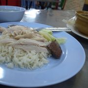 美味しいカオマンガイと黒鶏の薬膳スープ