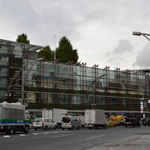 リニューアルした西郷会館全景