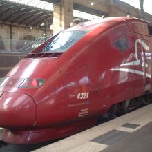 定番の赤Thalys、ブラッセルやアムス、ケルンに行く