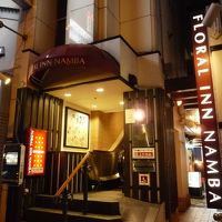 ホテルの入り口です