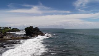水に浮かぶお寺