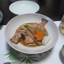 これにボタンエビの刺身があったがとりそこねた