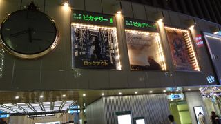 有楽町での待ち合わせ場所の定番です。