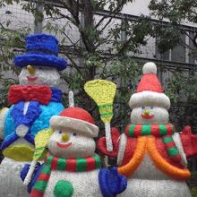 入り口ではスノーマンがお出迎え