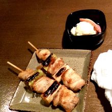 焼き鳥や鳥料理はまあまあ．写真をあまりとらなかった
