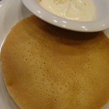 お願いすればソースを別な器にできます