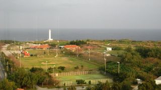 灯台と絶壁の岬