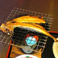朝食の干物は炙りつき。珍しい。じゃこ天もつく。