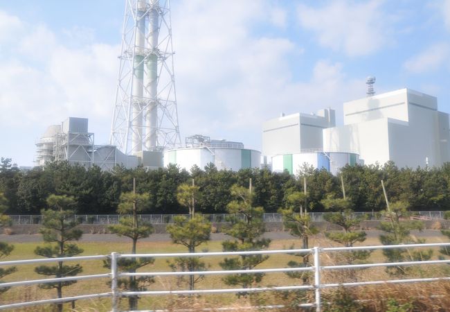 地域に溶け込む発電所