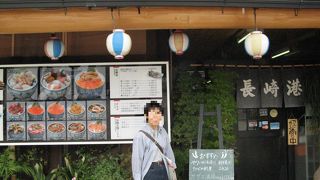 いろんな種類の海鮮丼が食べられる