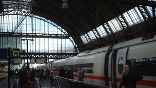 東京駅には似ても似つかない