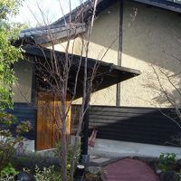 離れの花の音の玄関口