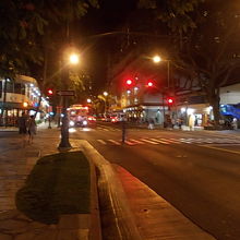 夜のクヒオ通り