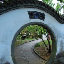 迎春と書いてありますが、上海でも似たような門がありました