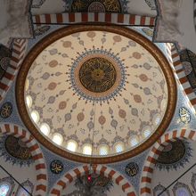モスク内の天井