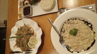 フィリピン料理のほかにイタリアンもやってます（多国籍）