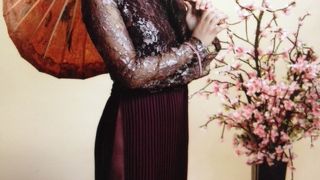 アオザイで記念写真