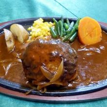 大沼牛とSPF豚のハンバーグ ￥１，９５０− 