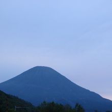 夕暮れの羊蹄山