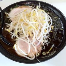 見た目は黒いけどあっさりです。