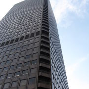 高層ビルの老舗