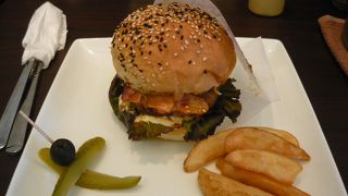 駅ナカで便利、お洒落なダイニングレストラン