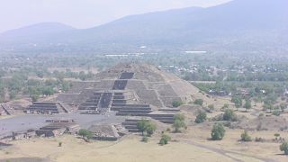 太陽のピラミッドよりは小さいですが