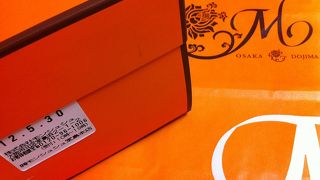 堂島ホテルのすぐ近く。堂島ロールで有名な洋菓子店