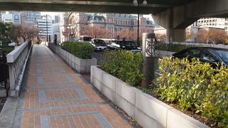 中之島側には中央公会堂があります