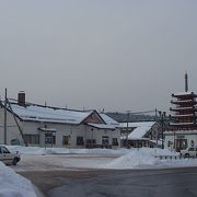 古めかしい駅