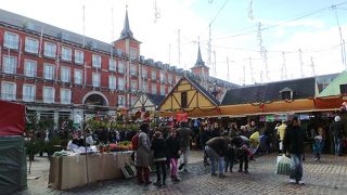 恒例 マヨール広場 クリスマス市 