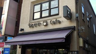 調布駅北口交番の前にある　「ちとせやCafe」 