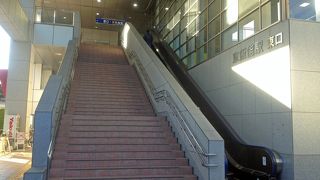 東飯能駅は、西武池袋線と八高線の接続駅です