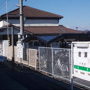 駅舎も風景も美しい駅です