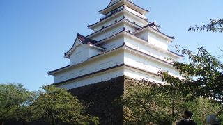 赤瓦の鶴ヶ岡城