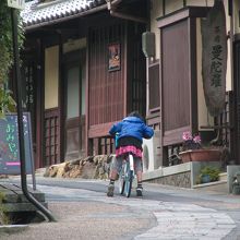 念仏寺までの上り坂。