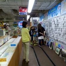 なんと表現して良いのか分からない雑然とした展示