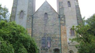 マリア教会入れず…