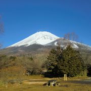 登山口に続く道