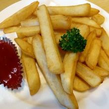 フライドポテト ￥３５０−