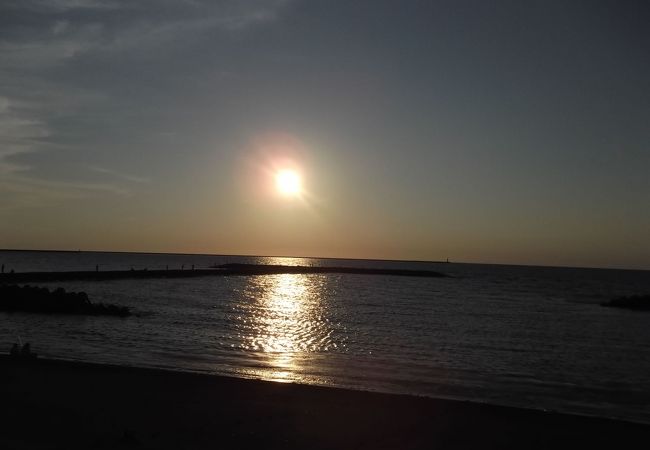 日本海を一望出来て、天気の良い日には佐渡島を眺める事も出来る。