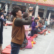 見ている私も祈ります