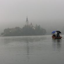 霧のブレッド湖