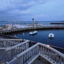 デートにぴったりの海沿いテラス