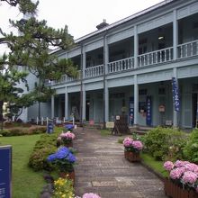 出島入口。ここで入館料を払って、出島の中に入ります。