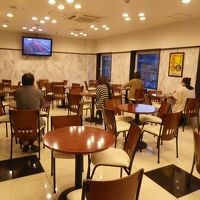 朝食のレストラン