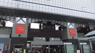 京都観光の玄関にふさわしい駅です。