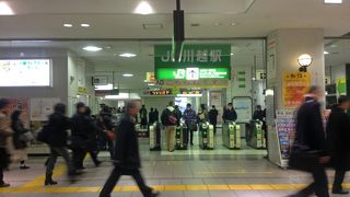 川越駅は、東武東上線とJR川越線の乗換駅です